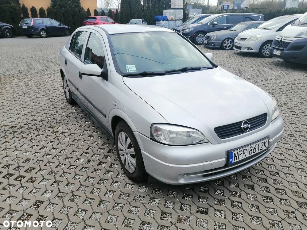 Opel Astra 1.2 Start - 2