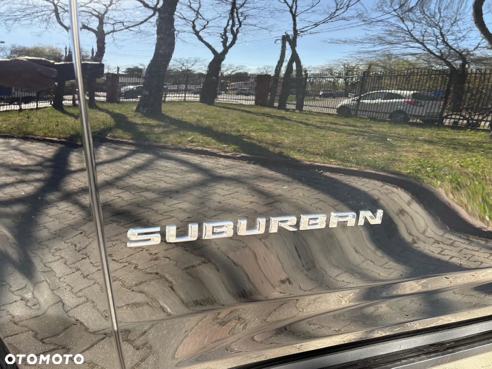 Chevrolet Suburban - 37