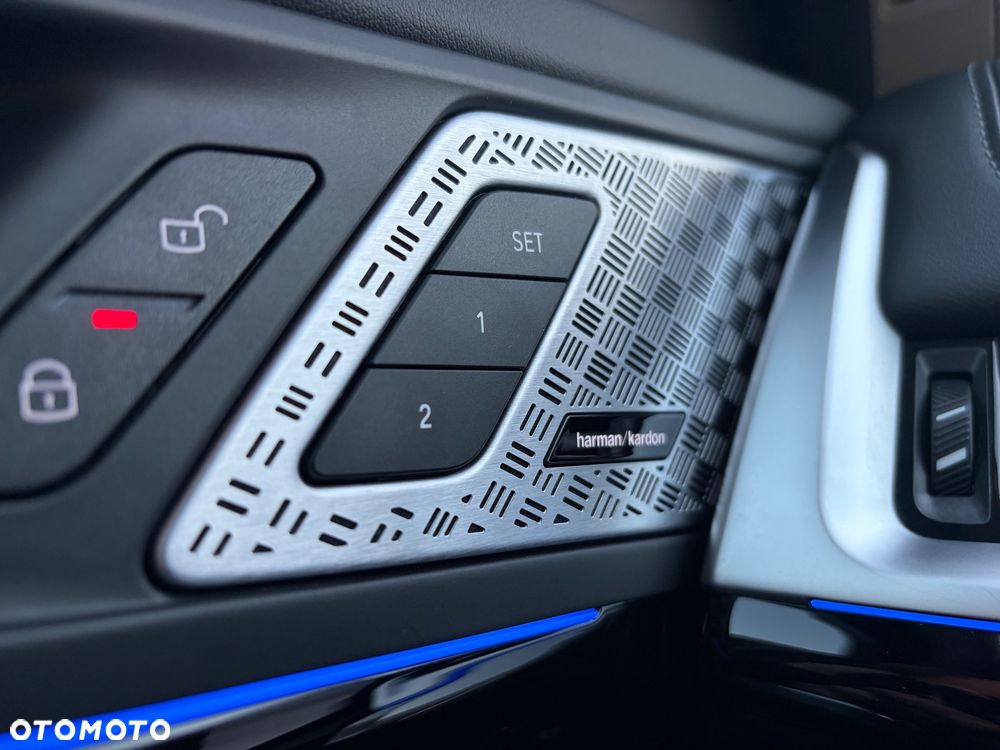 BMW iX1 eDrive20 66.5kWh xLine - 17
