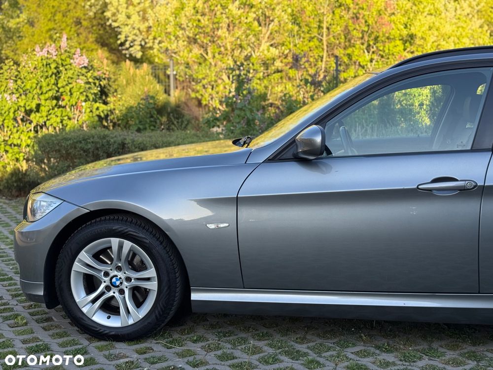BMW Seria 3 318d DPF Edition Sport - 15
