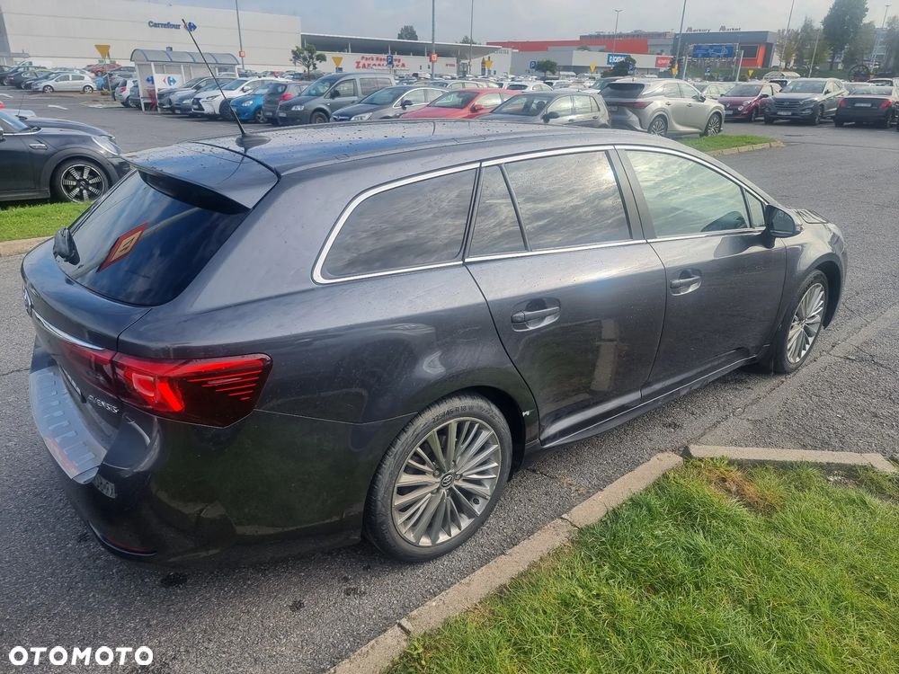 Toyota Avensis 1.8 Prestige MS - 12