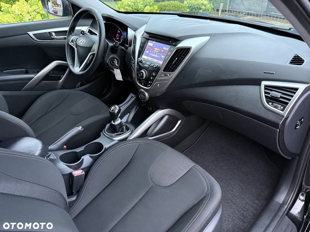 Hyundai Veloster 1.6 Premium - 33