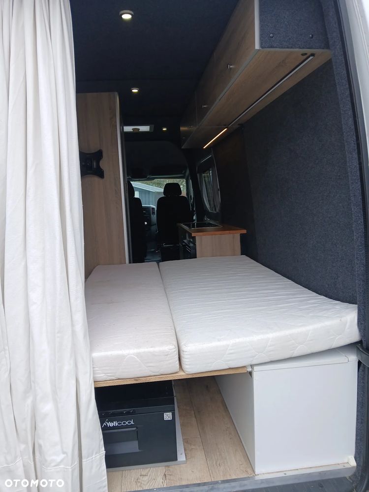 Mercedes-Benz Sprinter - 22