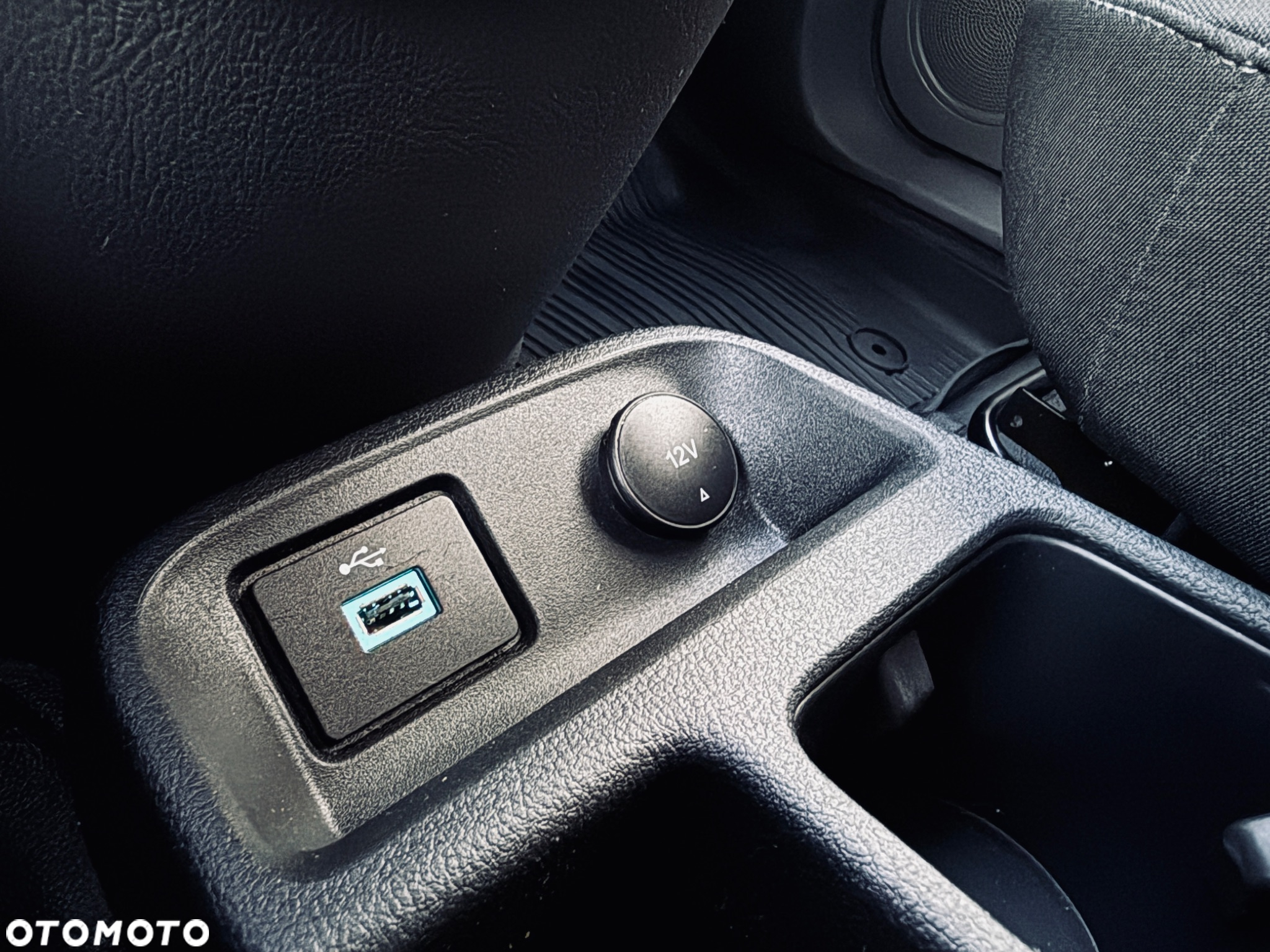 Ford Transit Connect - 26