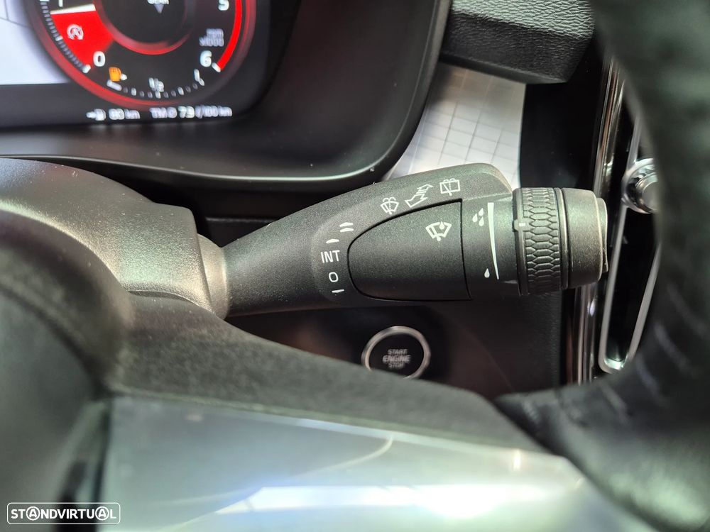 Volvo XC 40 2.0 D3 Momentum Plus - 24