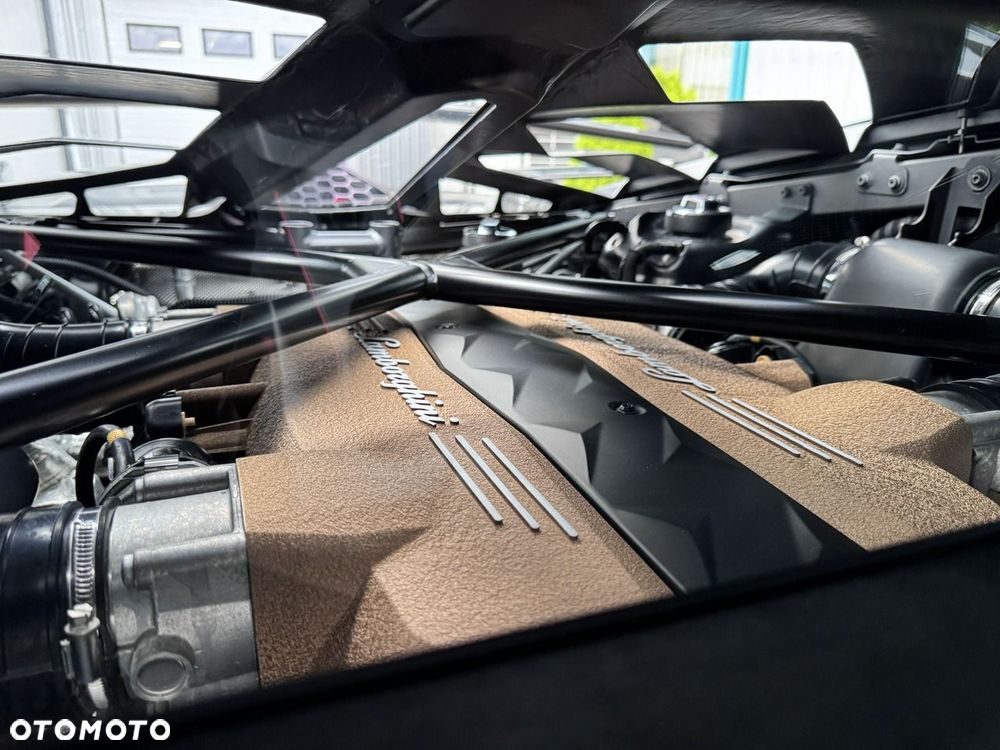 Lamborghini Aventador - 34