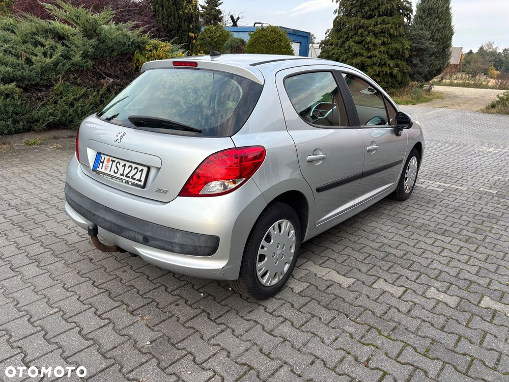 Peugeot 207 2009 photo 3