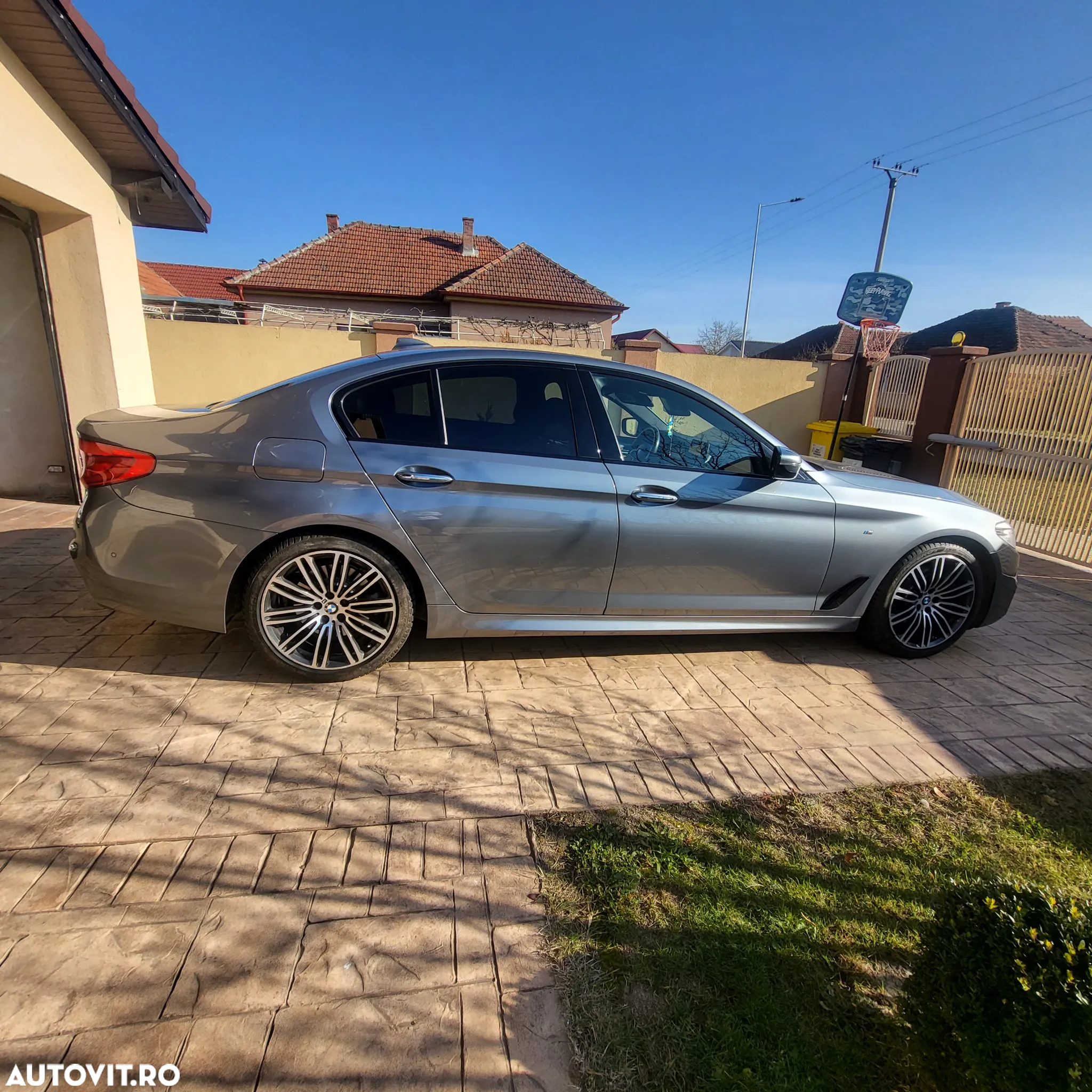 BMW Seria 5 520d xDrive AT - 16