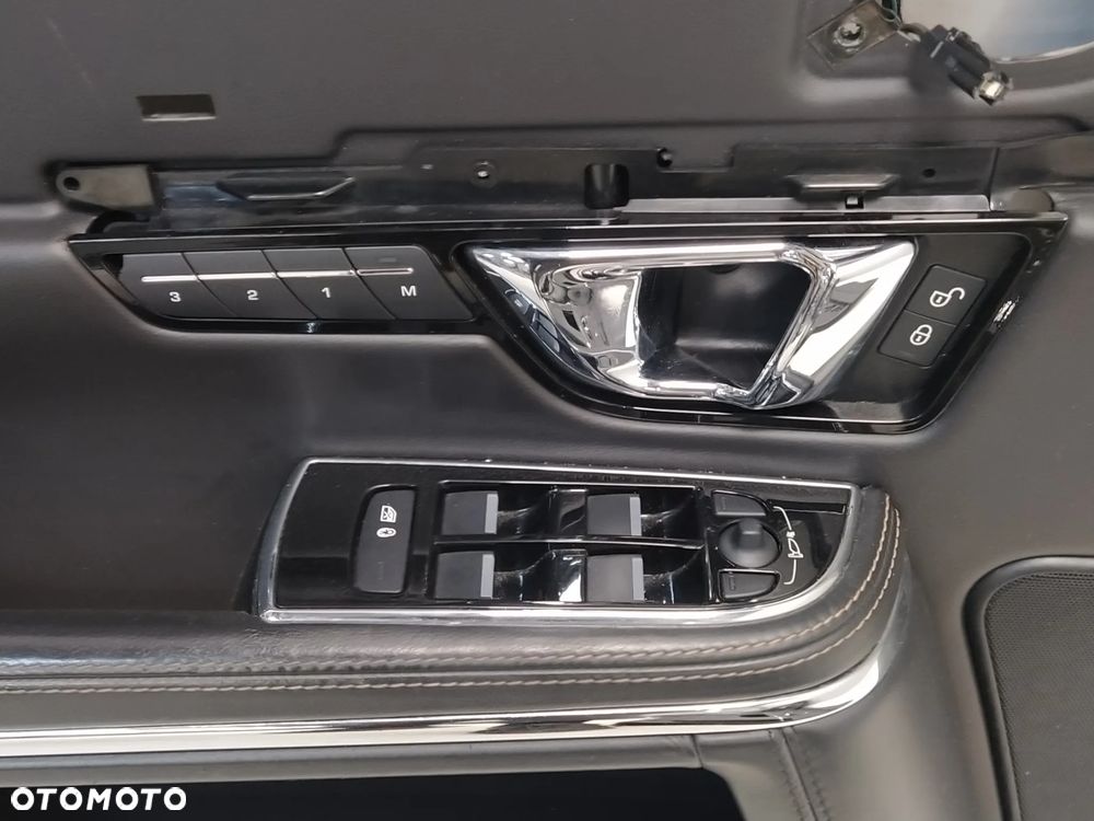JAGUAR XJ XJR X351 FOTELE LEWA PRAWA PRZÓD PRZEDNIE KANAPA TYŁ TYLNA PODGRZEWANE WENTYLOWANE ELEKTRYCZNE PAMIĘĆ BOCZKI DRZWI KOMPLET ZNACZEK R ORYGINAŁ - 27