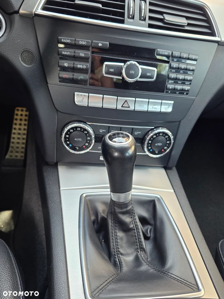 Mercedes-Benz Klasa C 180 BlueEFFICIENCY Avantgarde - 31