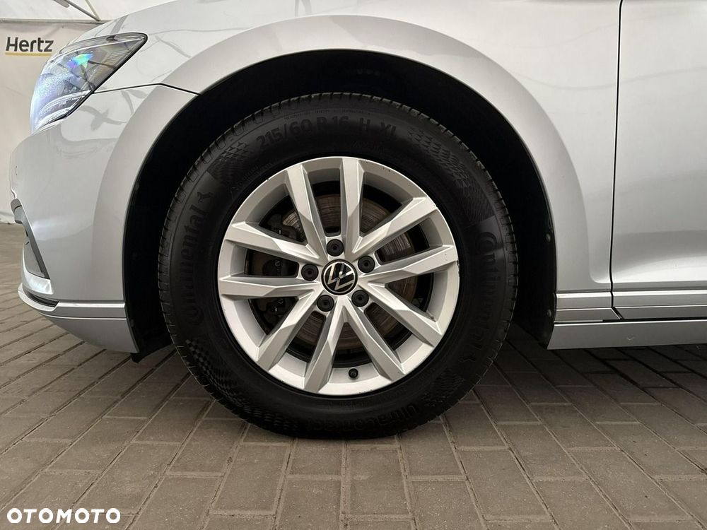 Volkswagen Passat - 21