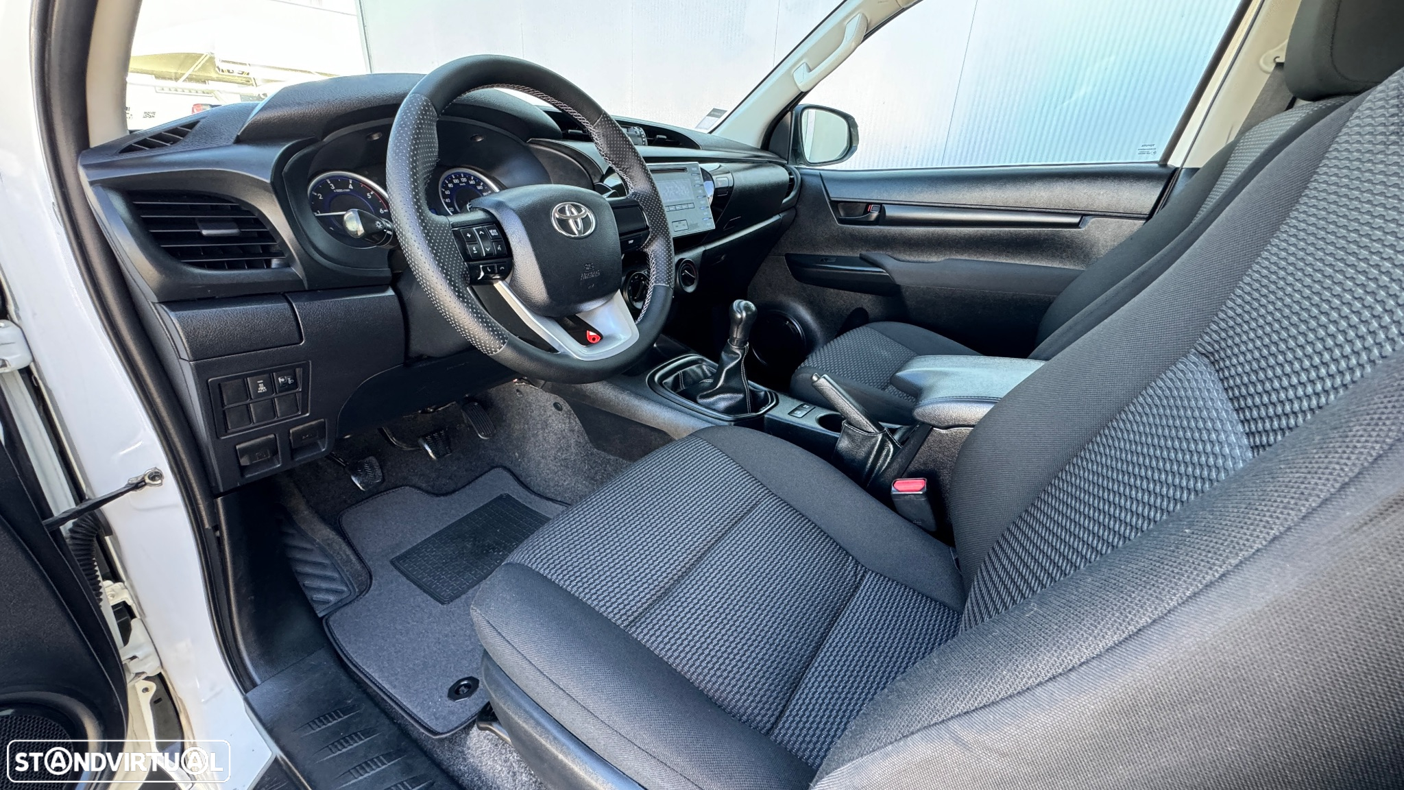 Toyota Hilux 2.4 D-4D 4X4 cabine extra - 32