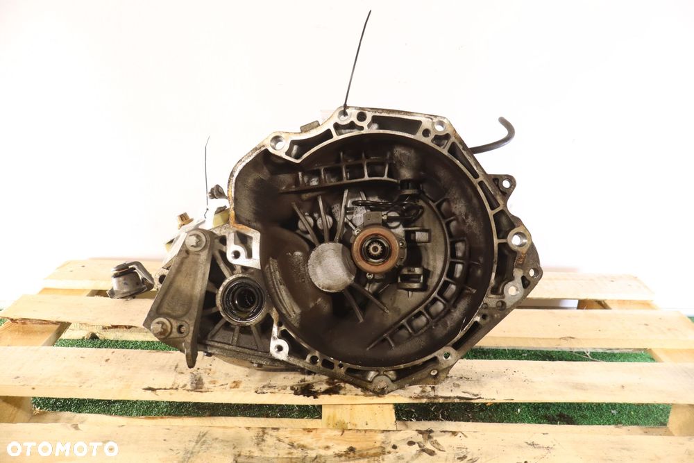 SKRZYNIA BIEGÓW 5 BIEGOWA OPEL CORSA D LIFT 1.0 - 1