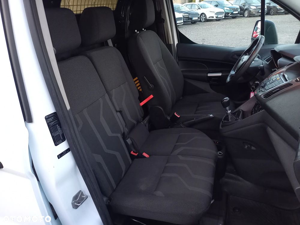 Ford Transit Connect - 19