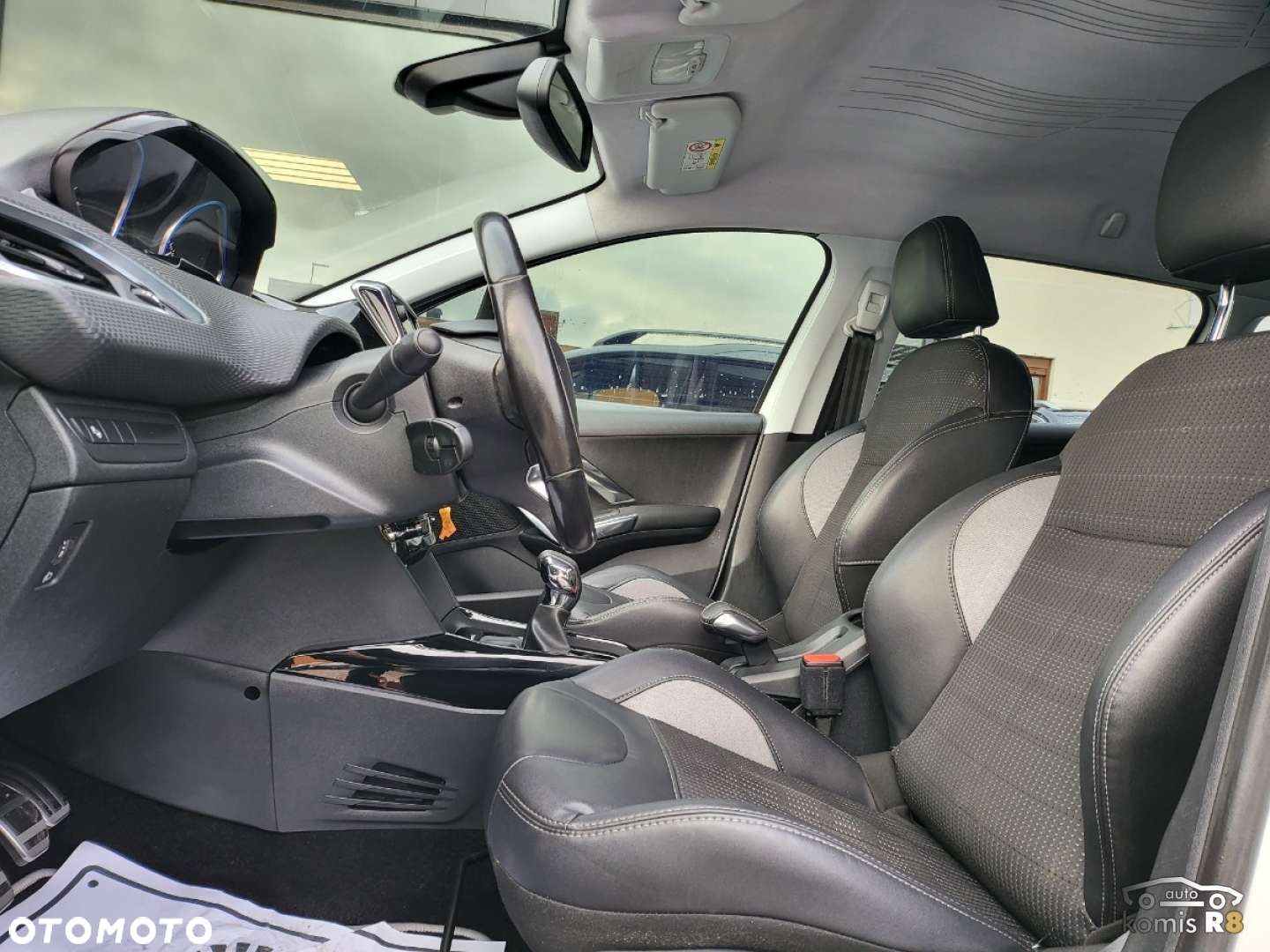 Peugeot 2008 - 10