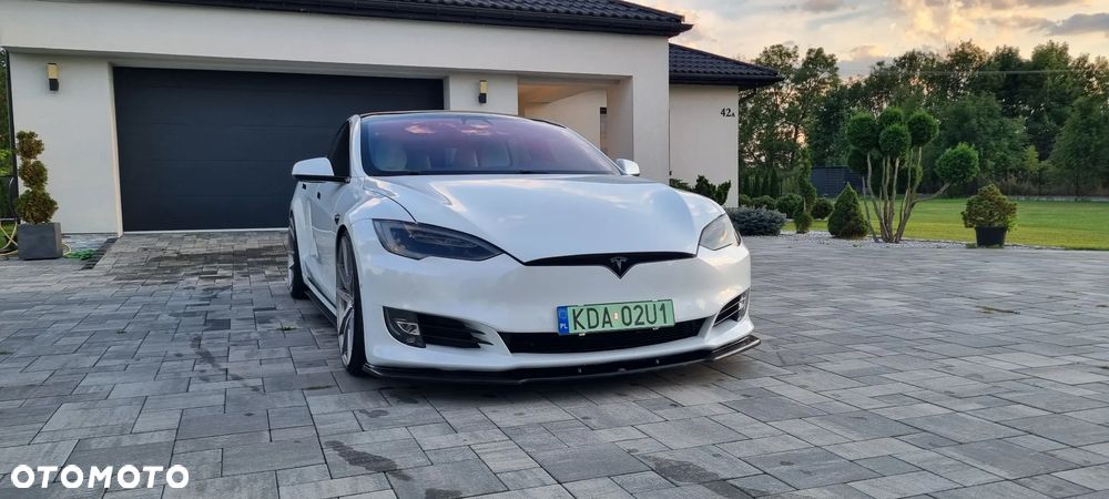 Tesla Model S 90 D Performance - 1
