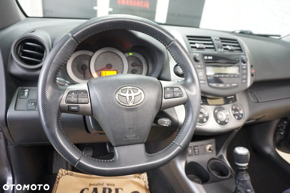 Toyota RAV4 2.2 D-4D 4x4 - 21