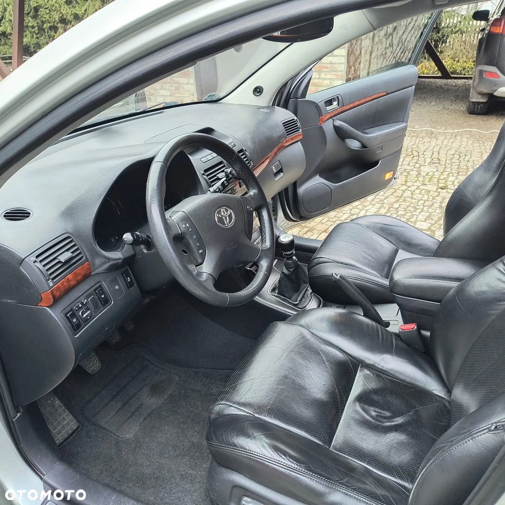 Toyota Avensis 2.2 D-4D Prestige - 7