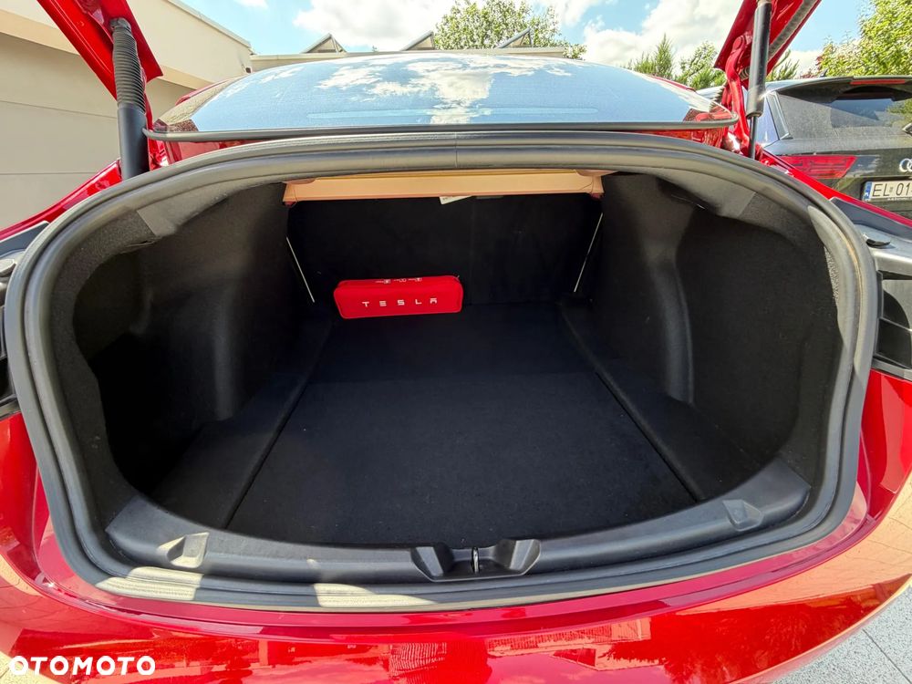 Tesla Model 3 - 8