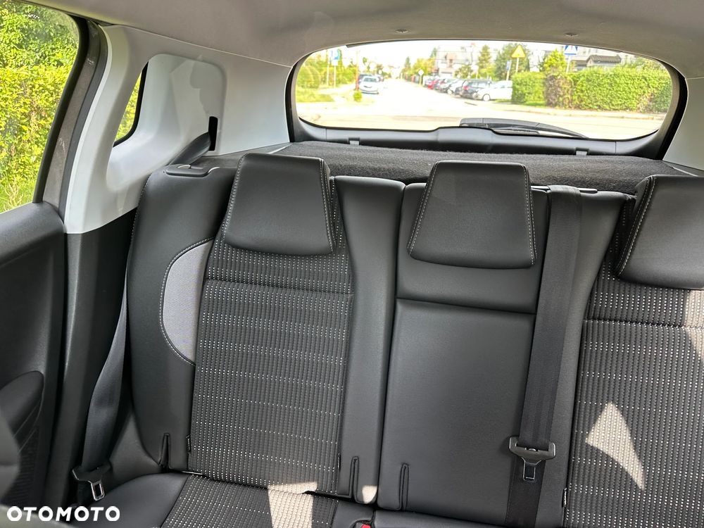 Peugeot 2008 1.2 Pure Tech Active S&S - 24