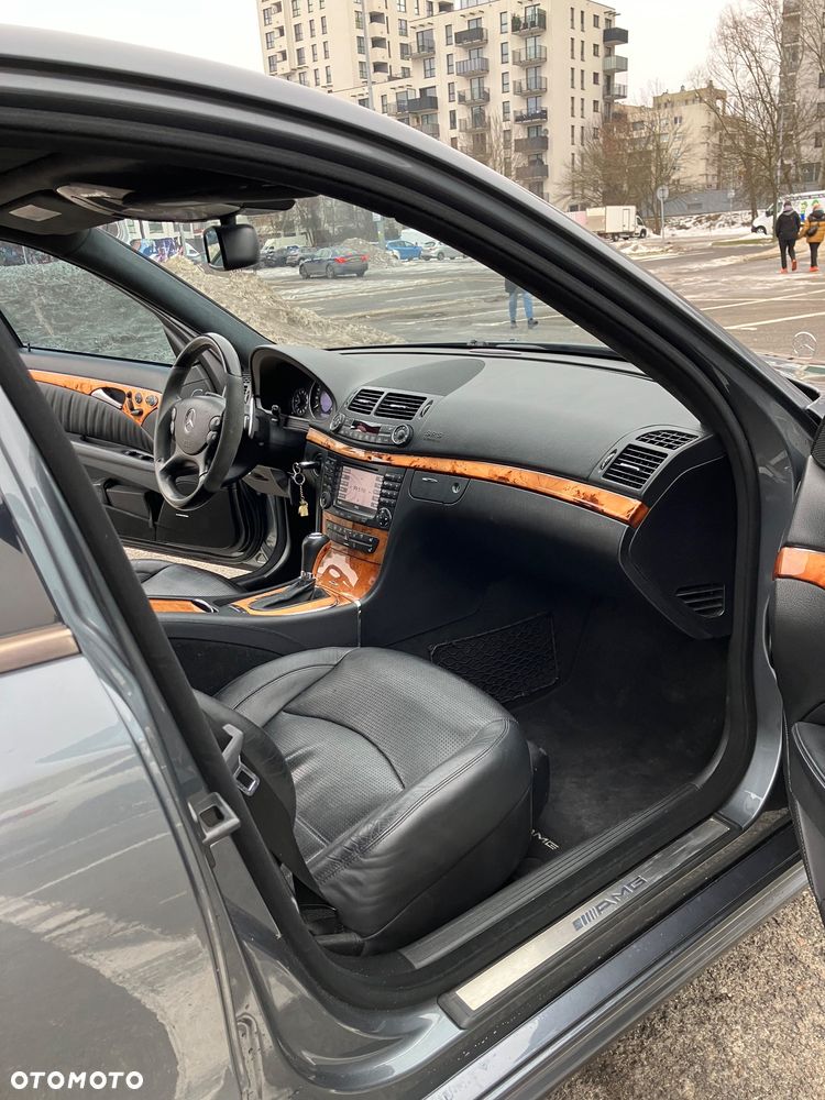 Mercedes-Benz Klasa E 63 AMG 7G-TRONIC - 17