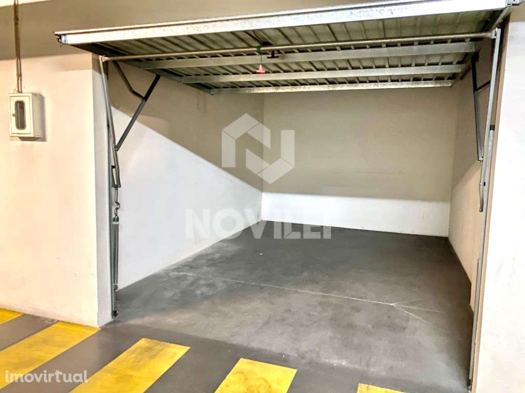 Garagem individual , Jardins do Lis, Centro de Leiria - Grande imagem: 2/4