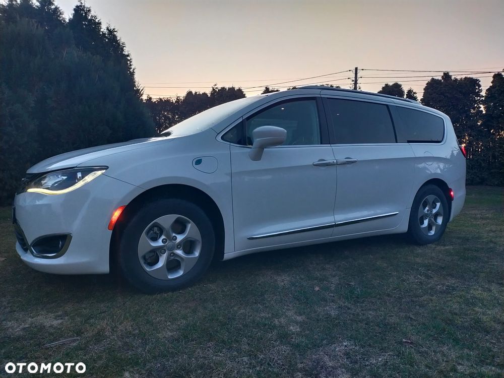 Chrysler Pacifica - 24
