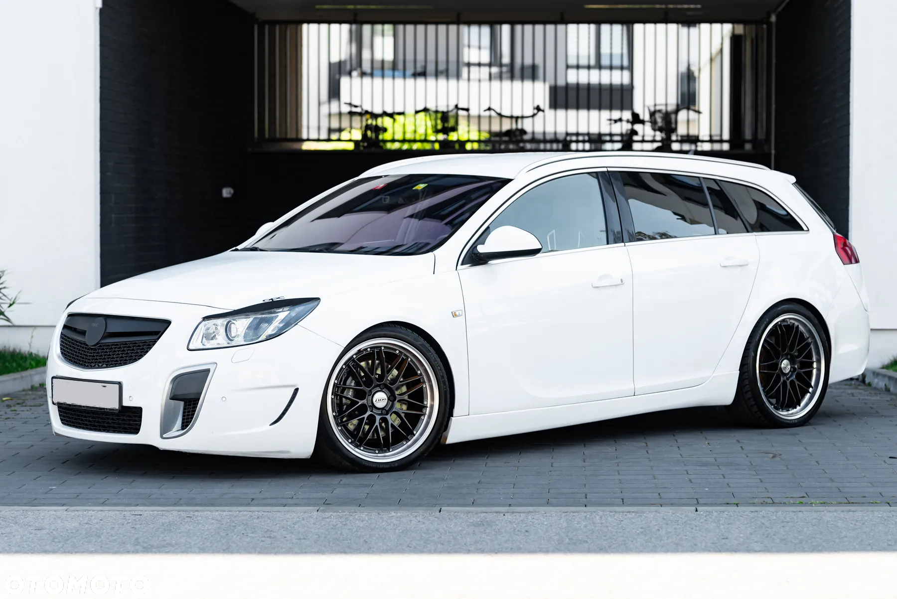Opel Insignia 2.8 V6 Turbo 4x4 Sports Tourer OPC - 3