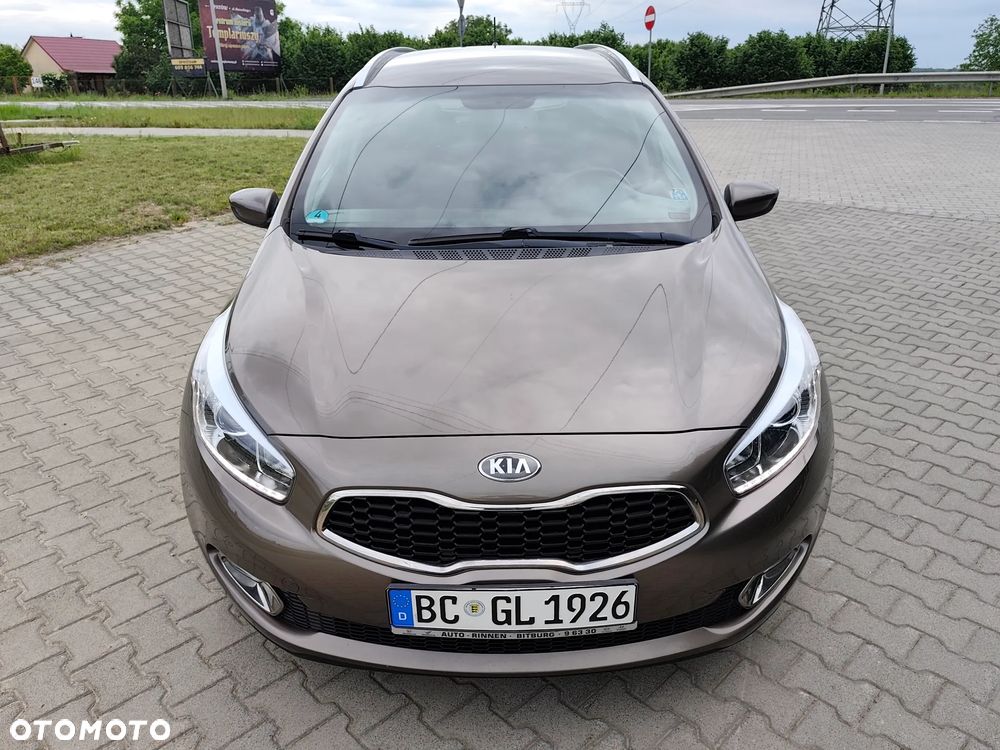 Kia Ceed 1.6 CRDi 128 Fifa World Cup Edition - 19