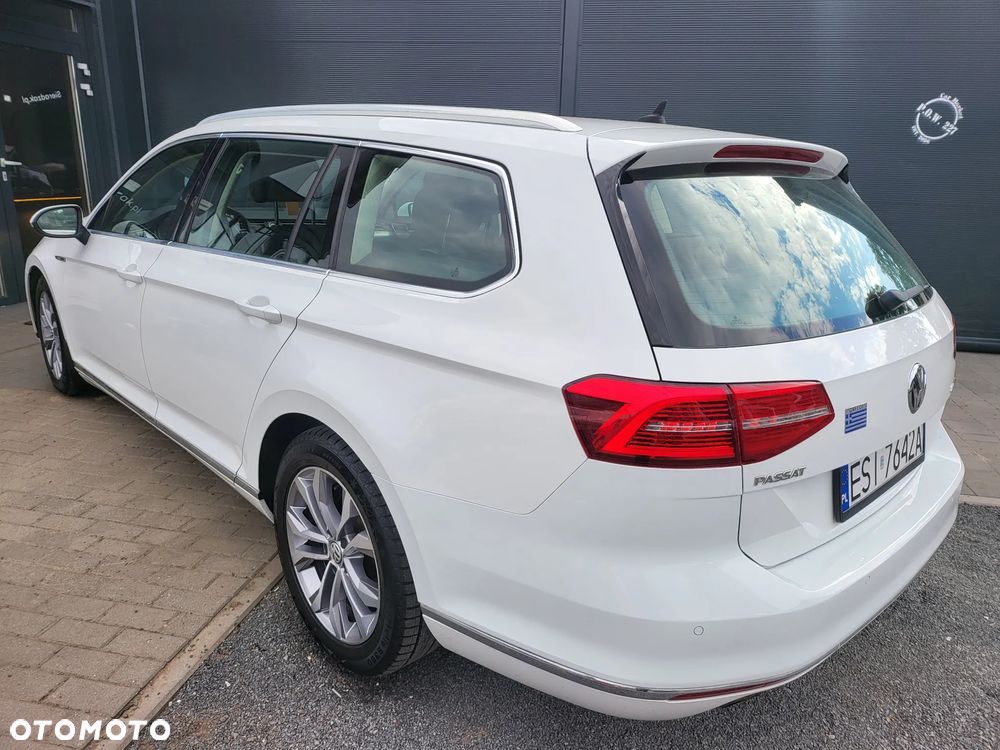 Volkswagen Passat Variant 2.0 TDI SCR 4Motion DSG Highline - 31