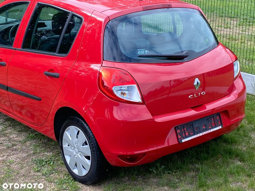 Renault Clio 1.2 16V 75 Dynamique - 12