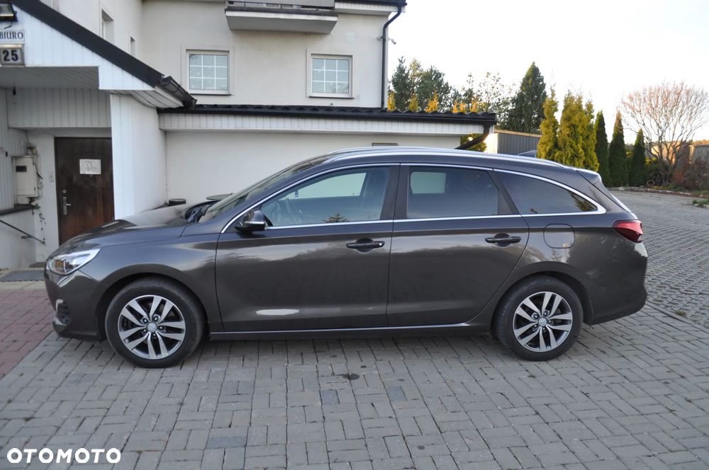 Hyundai i30 1.6 CRDI DCT YES - 6