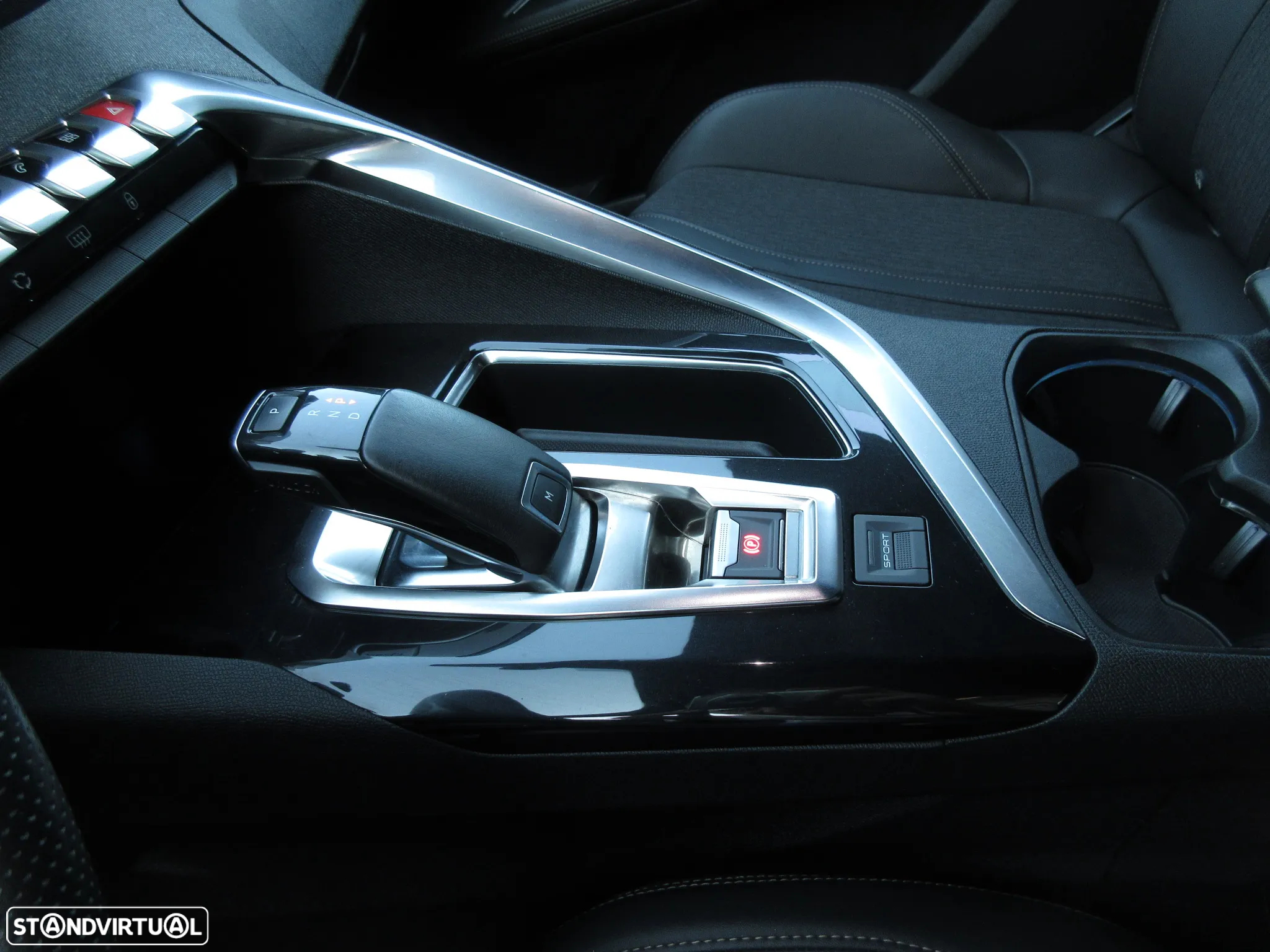 Peugeot 3008 1.5 BlueHDi GT Line EAT8 - 32