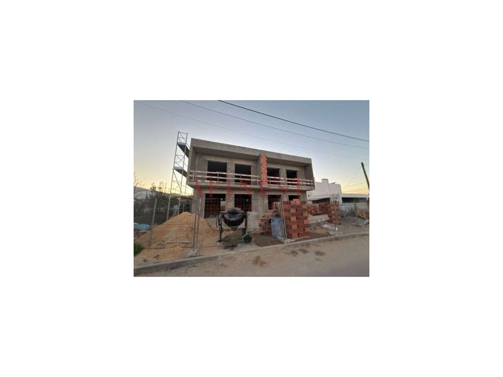 MORADIA T4 COM PISCINA EM FERNÃO FERRO - Grande imagem: 3/21