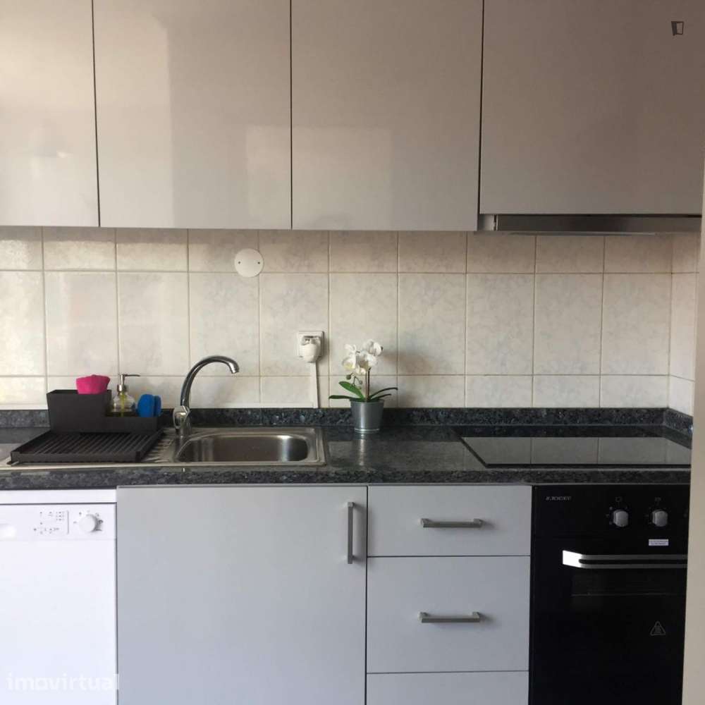 Quarto - localizado em Senhora da Hora Porto - Grande imagem: 4/8
