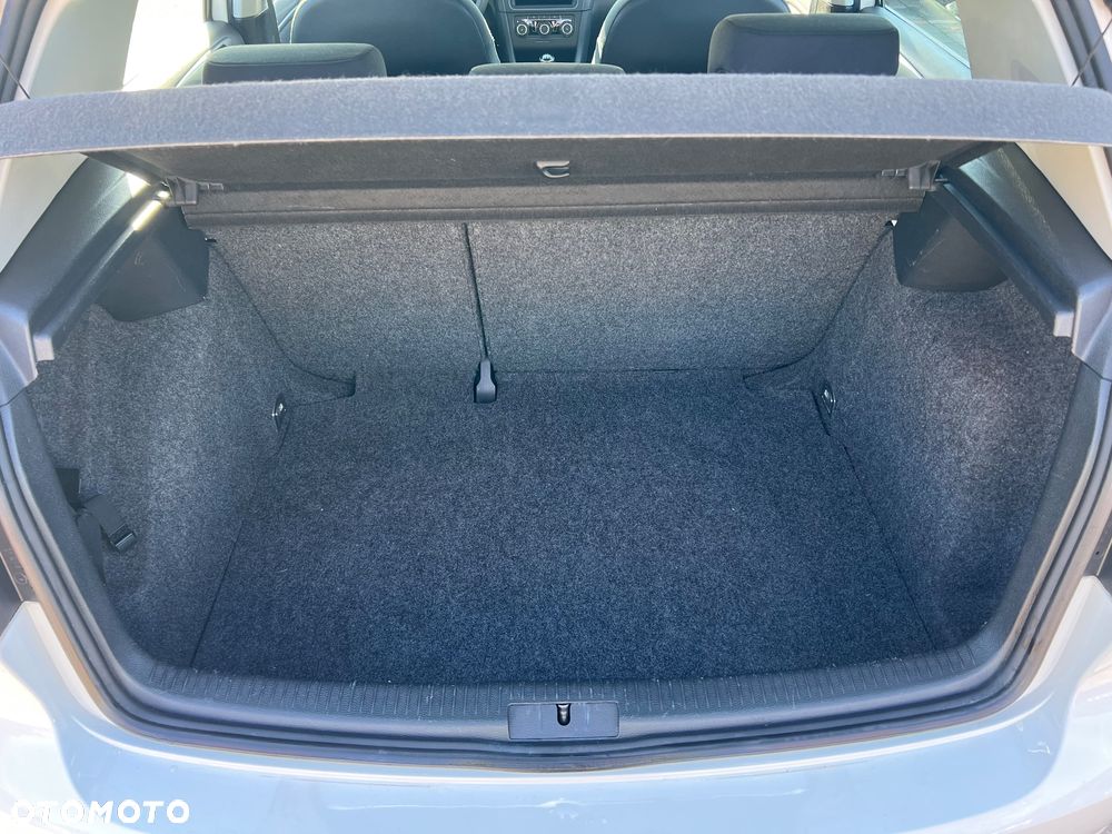Volkswagen Golf - 10