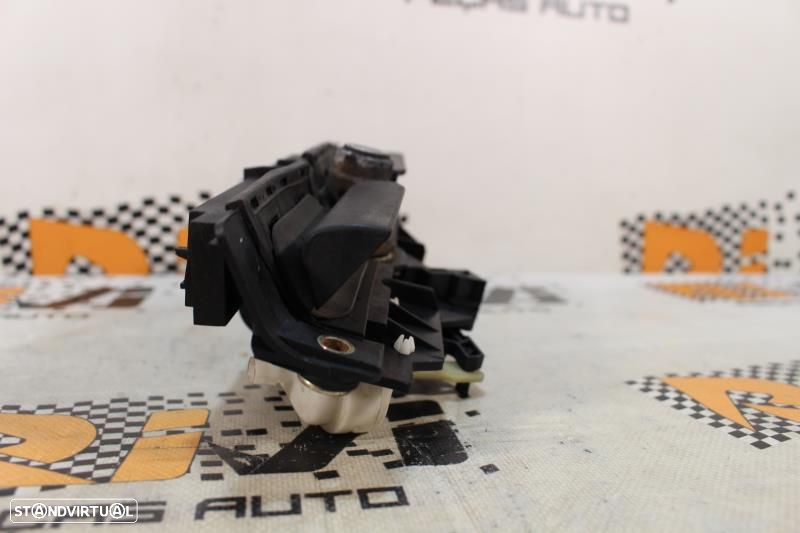 Puxador Da Tampa Da Mala Audi A3 (8L1)  8D9827565h / 8D9827565j / 4B08 - 3