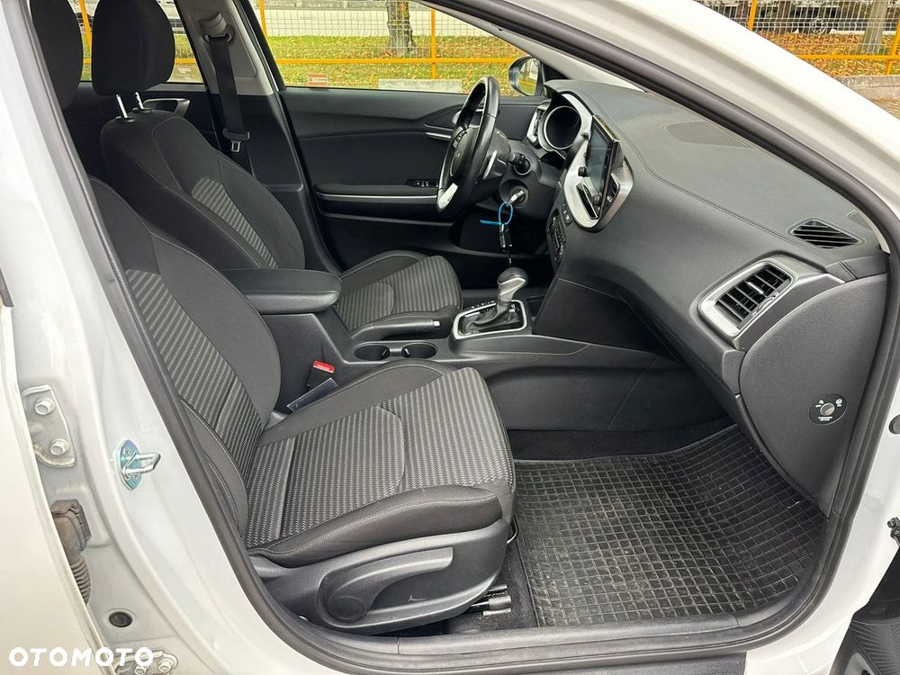 Kia Ceed 1.5 T-GDI M DCT - 15