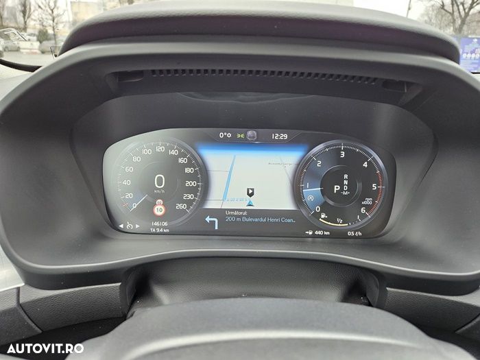 Volvo XC 40 D3 Momentum Pro - 10