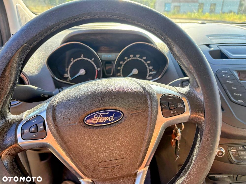Ford Tourneo Courier 1.5 TDCi Titanium - 12