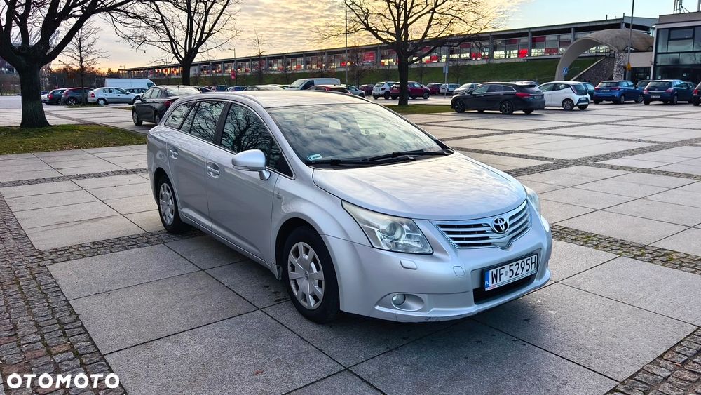 Toyota Avensis 2.0 D-4D Luna - 1