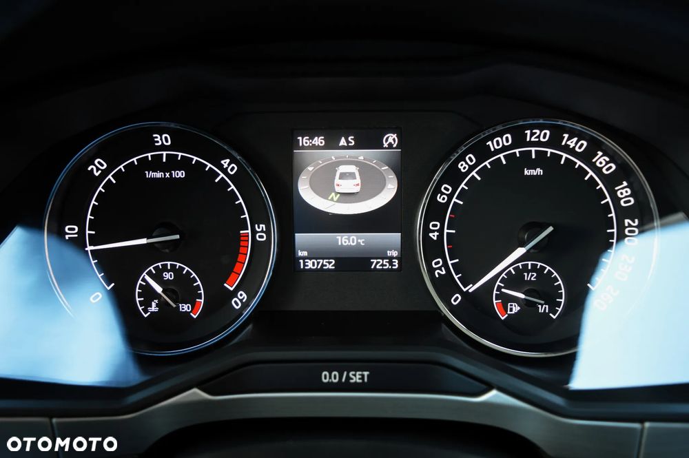 Skoda Superb 1.6 TDI GreenLine - 40