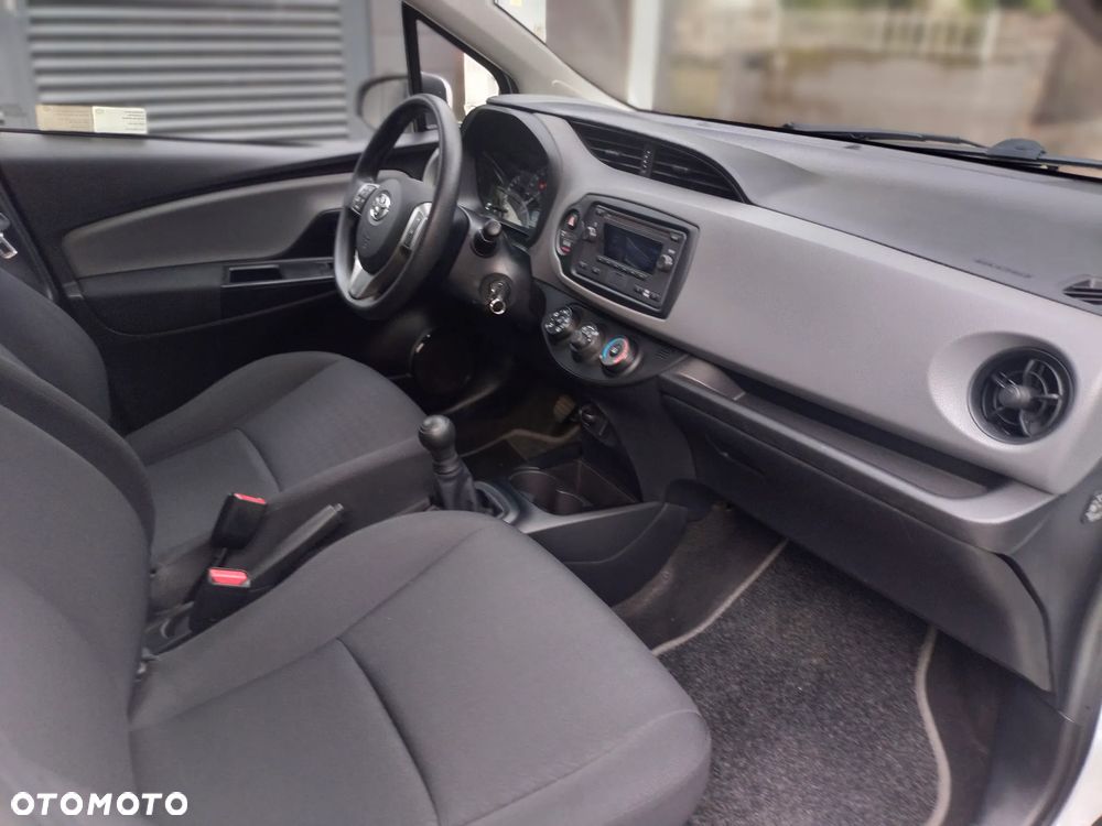 Toyota Yaris - 30
