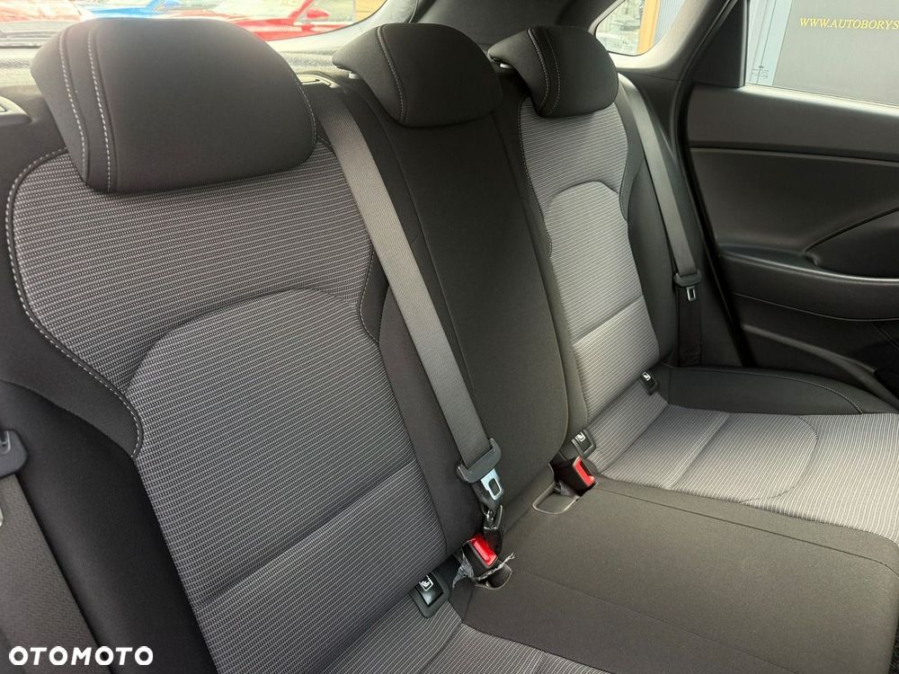 Hyundai i30 1.5 DPI Classic + - 31