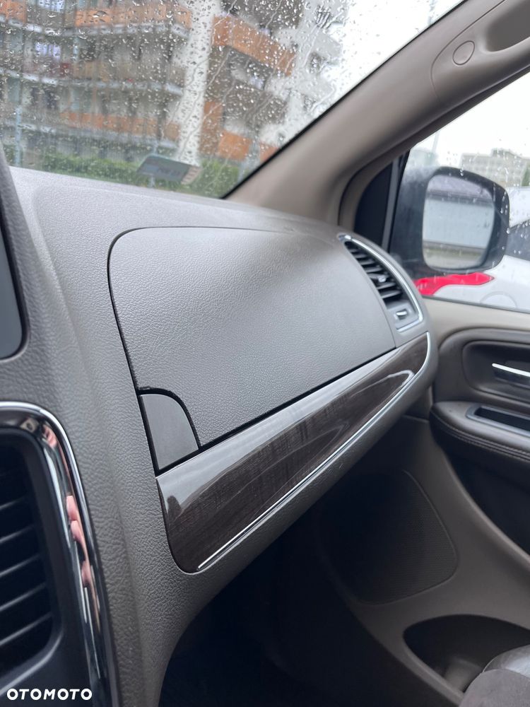 Lancia Voyager 3.6 Platinum - 7