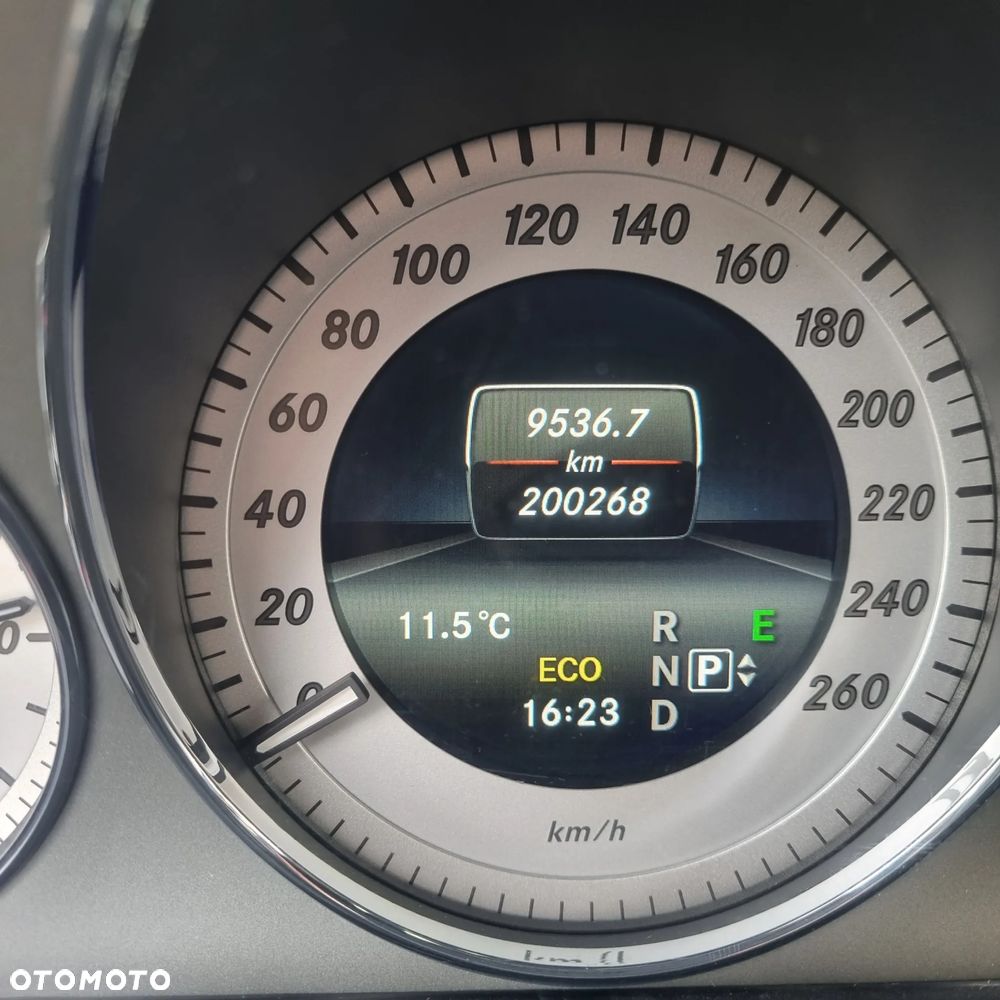 Mercedes-Benz GLK - 17