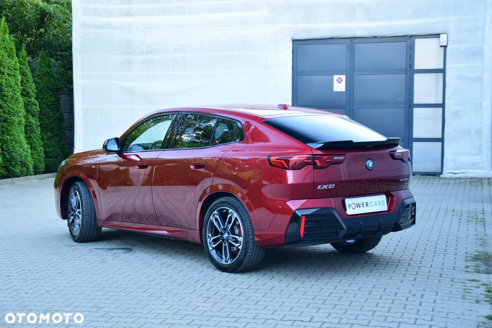 BMW iX2 xDrive30 66.5kWh M Sport - 4