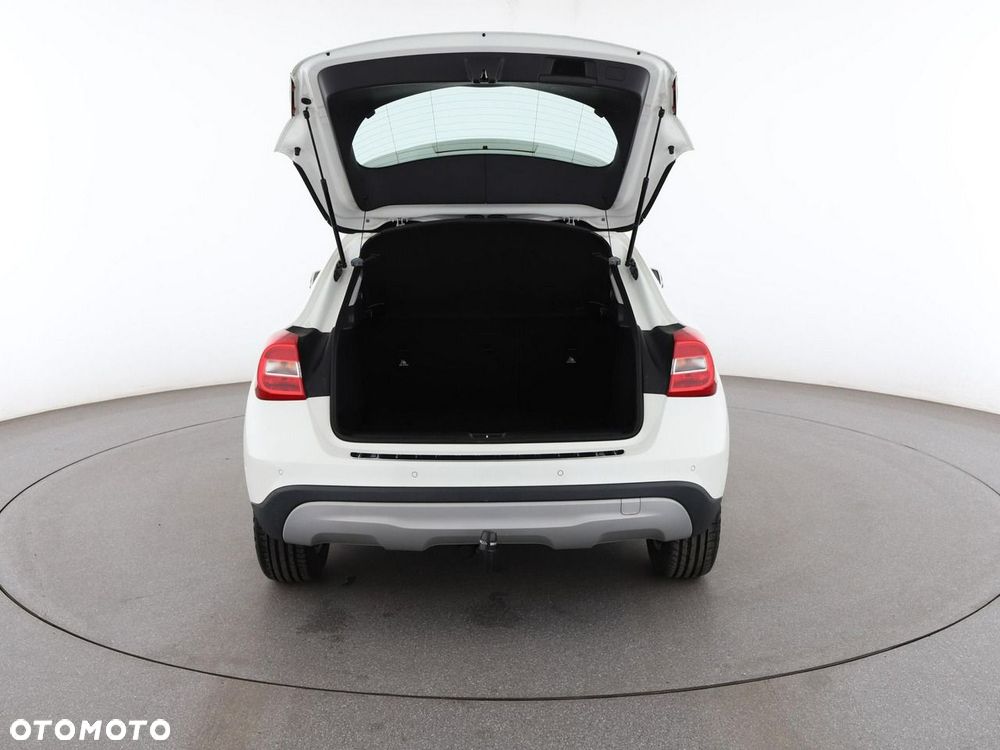 Mercedes-Benz GLA 200 Style - 20