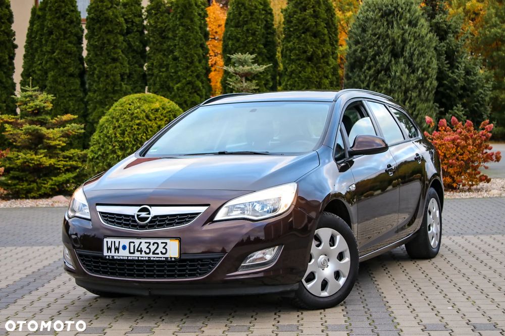 Opel Astra 2011 photo 3