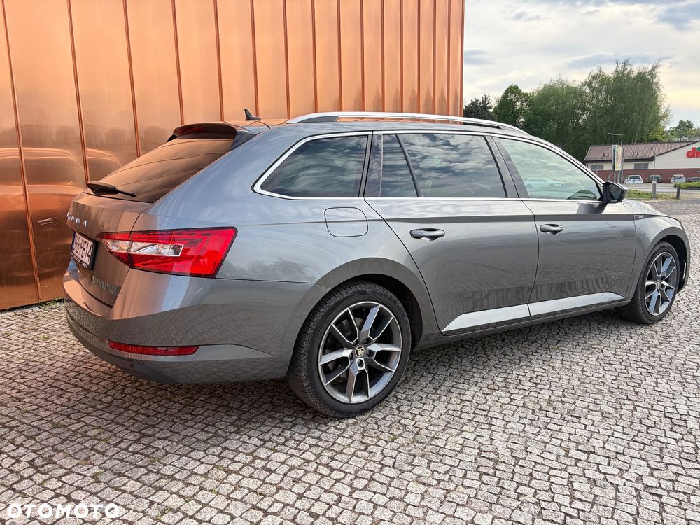 Skoda Superb ver-2-0-tdi-sportline-dsg7 - 4